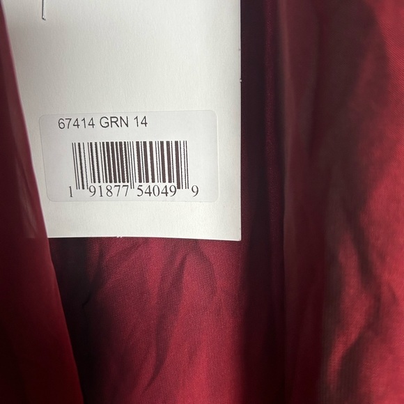 Mac Duggal 67414 NWT CHIFFON OPEN SLEEVE A LINE GOWN - Picture 7 of 7